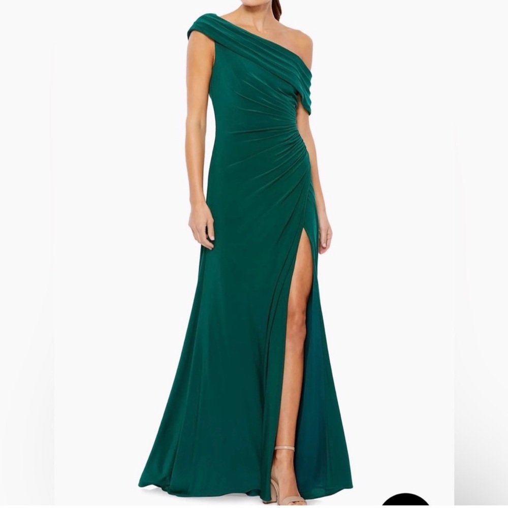 MAC DUGGAL ONE-SHOULDER SIDE-SLIT COLUMN GOWN
